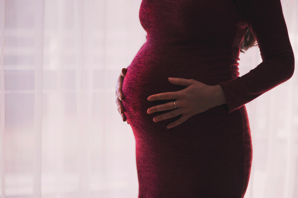 Kosmetik während der Schwangerschaft – was kann Babys schaden?
